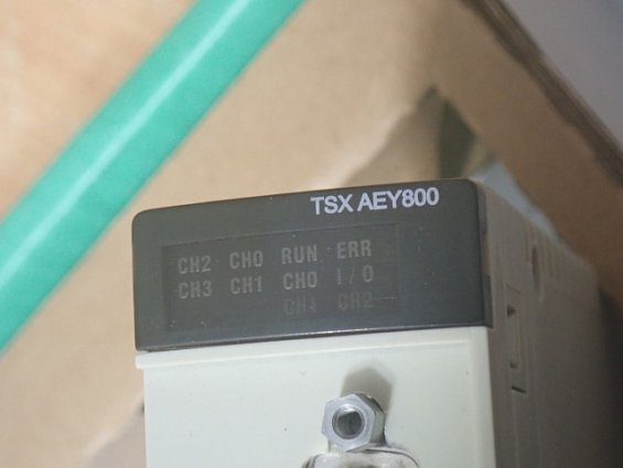 Модуль Schneider Electric TSXAEY800 бывший в употреблении ПОЧТИ НОВЫЙ