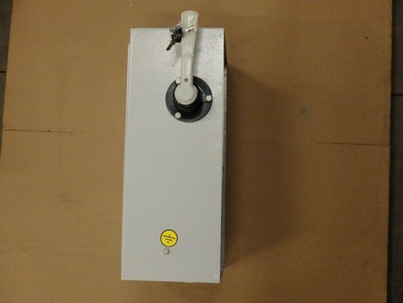 Ящик ЯРП-1 100А IP32 380/220В 50гц 2007г силовой рубильник в металлическом ящике с предохранителями