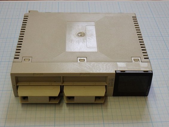 Контроллер Schneider TSXDEY32D2K бывший в употреблении
