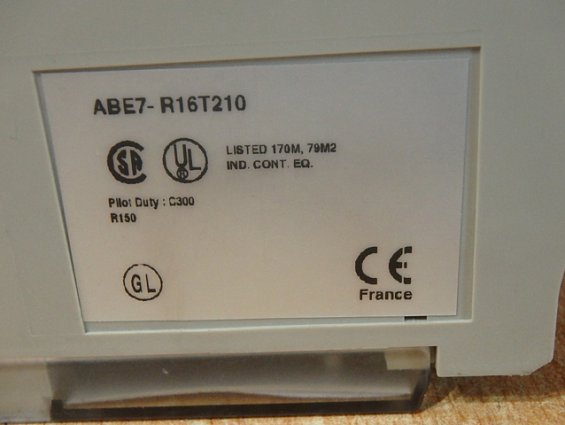 База abe7-R16t210 abe7r16t210 telefast на 16вых со съемным электромеханическим реле шириной 10мм