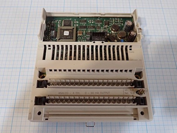 Базовый блок аналогового вывода Schneider Electric 170aao12000 analog output 4ch 4-выхода 0-20ma