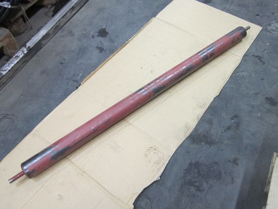 Ролик конвейерный Ф76х1350мм Ф76*1350мм подшипник-204 длина оси-1490мм диаметр оси-Ф18мм