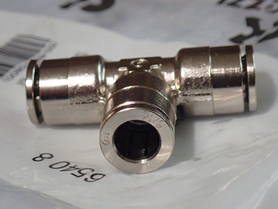 Тройник цанговый CAMOZZI 6540-8 Made in Italy