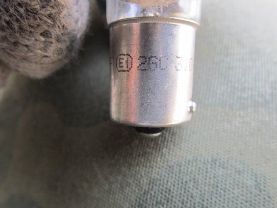 Лампа BOSCH ba15s 24VR5W 5W E1 26C 310 1987302510 5627-OSRAM автомобильная габаритных огней Лампа BOSCH ba15s 24VR5W 5W E1 26C 310 1987302510 5627-OSRAM автомобильная габаритных огней