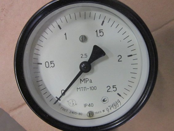 Манометр МТП-100 0-2.5MPa IP40 ГОСТ2405-80 класс точности 2.5 диаметр Ф100мм штуцер М20х1.5