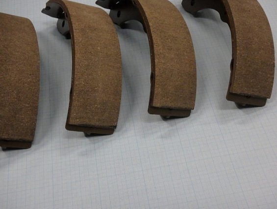 Колодки тормозные барабанные FN4434 JNBK 4шт комплект на два передних колеса