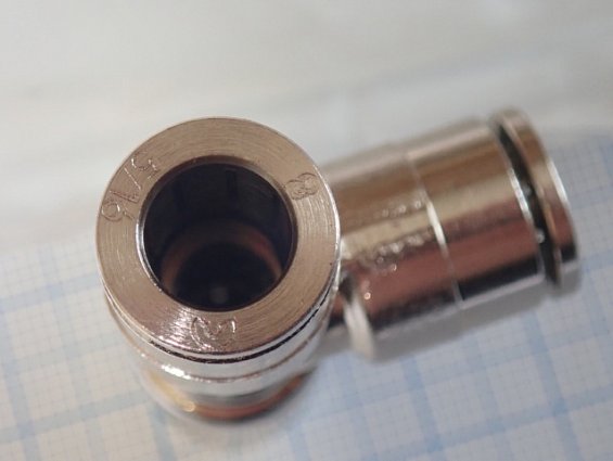 Тройник цанговый CAMOZZI 6540-8 Made in Italy