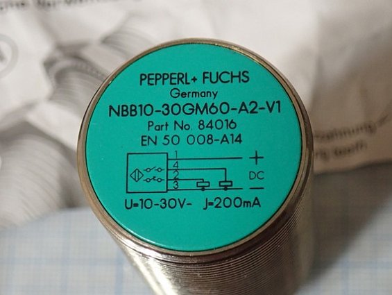 Датчик индуктивный PEPPERL+FUCHS NBB10-30GM60-A2-V1 084016 10-30VDC 200mA