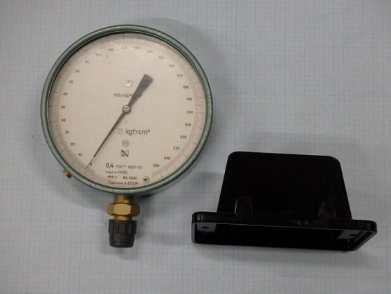 Манометр образцовый МО11202 0-2.5kgf/cm2 шкала 0-250 класс точности 0.4 ГОСТ6521-72 1992г.в
