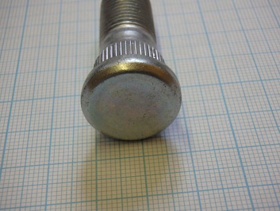 Шпилька 8-97126487-1 8-94336-622-0 ISUZU WHELL FRT AXL M14x1,5 L левая