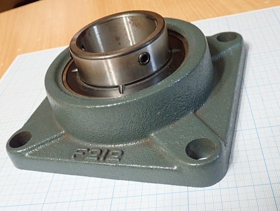 Подшипник NTN UCF212D1 без масленки и оригинальной упаковки