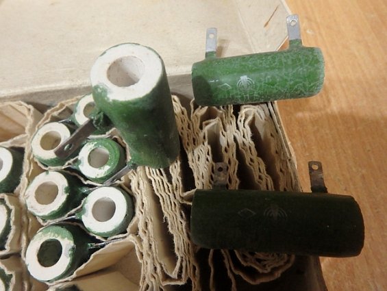 Резистор постоянный проволочный 1ПЭВ-15 15Вт 10Ом 10% ЧТУ ОЖО.467.546ТУ 1977г.в Резистор постоянный проволочный 1ПЭВ-15 15Вт 10Ом 10% ЧТУ ОЖО.467.546ТУ 1977г.в