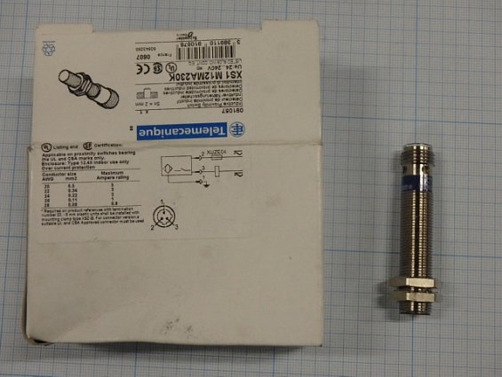 Выключатель бесконтактный датчик приближения индуктивный xs1m12ma230k Telemecanique ФРАНЦИЯ