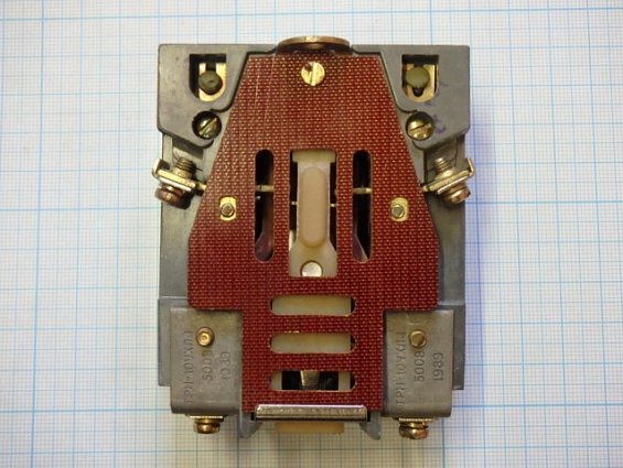 Реле ТРН-10 УХЛ4~500В 0,5А 1991г.в. ТУ 16-523.600-81 двухполюсное тепловое токовое