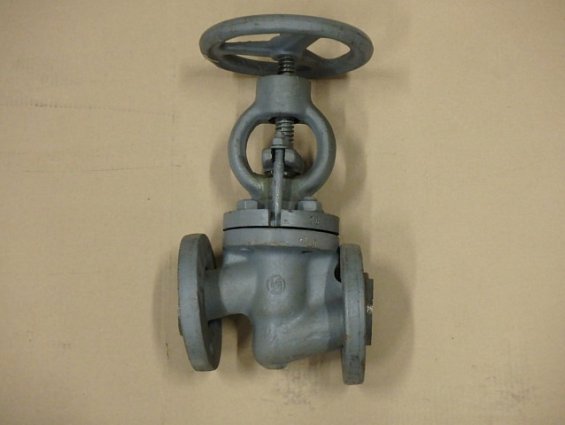 Клапан вентиль запорный 15с52нж9 15с27нж1М Ду32 Ру63 Ру64 стальной фланцевый с ручным приводом