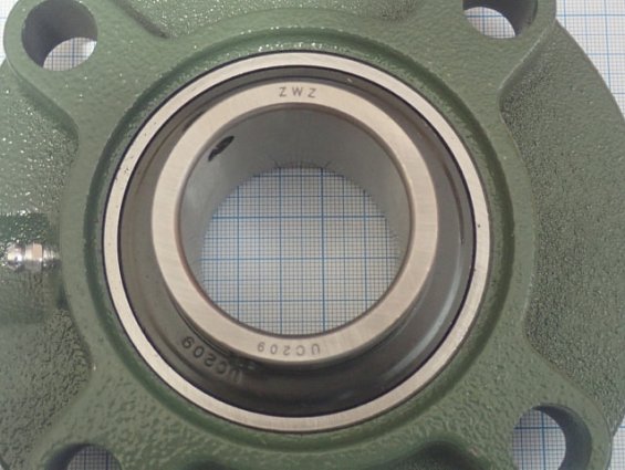 Подшипник ZWZ UCFC209