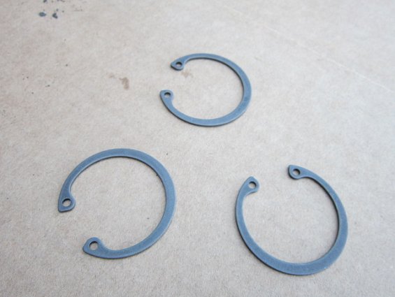 Кольцо стальное пружинное стопорное d35мм m35х1.2 DIN472 ГОСТ13943 внутреннее