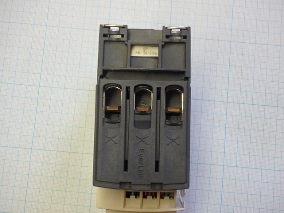 Контактор Schneider Electric LC1D40AB7 940832 + КОНТАКТ ZB2-BE101