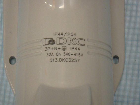 Розетка кабельная для монтажа на поверхность DIS5133257 ДКС 3Р+Е+N 32А 346-415В IP44 DKC