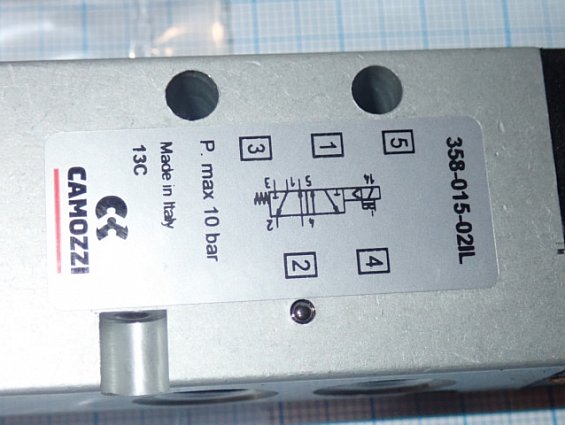 Распределитель CAMOZZI 358-015-02IL