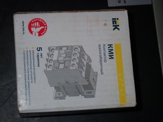 Контактор iEK КМИ-11810 230В 50Гц
