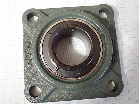 Подшипник NTN UCF209D1 без масленки и оригинальной упаковки