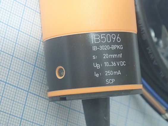Индуктивный датчик IFM IB5096 IB-3020-BPKG 20mm 10...36VDC 250mA вес-0.26кг габаритный размер 160х13