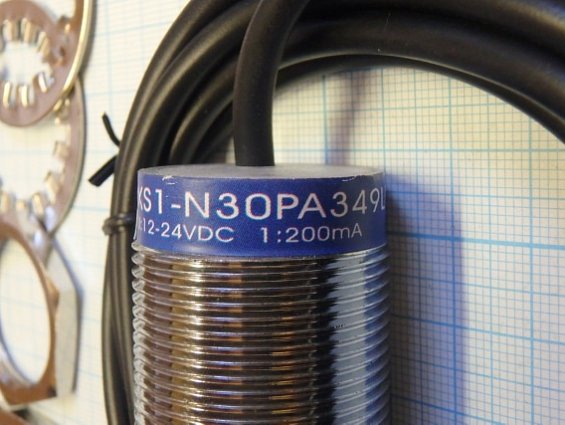 Выключатель бесконтактный индуктивный XS1N30PA349L1 Ue=12...24VDC