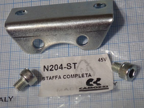 Монтажный кронштейн CAMOZZI N204-ST STAFFA COMPLETA