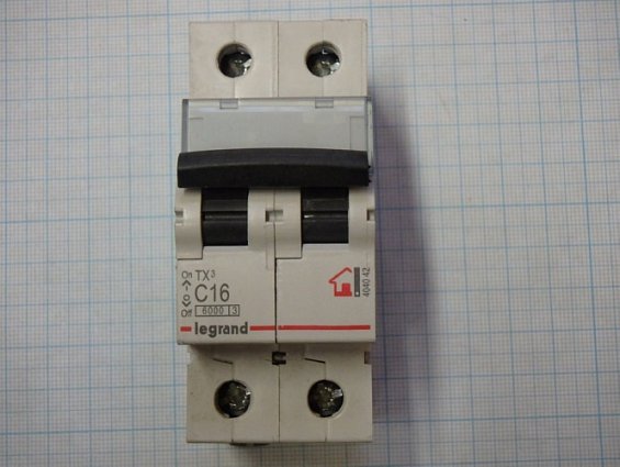 Выключатель автоматический Legrand 404042 2-пол 16А C16 6kA TX3