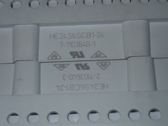 Комплект с рамкой разъем пароувлажнителя Defensor MK5 24-контакта 24-30кг/ч 1103640 1103832
