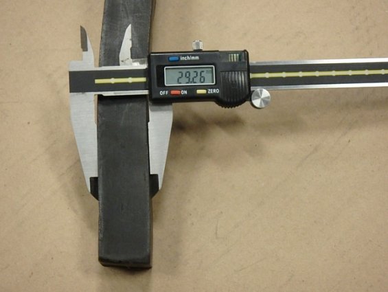 Шнур резиновый квадратного сечения 29х29мм из смеси 6429 средней твердости