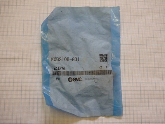 Соединение быстроразъемное угловое SMC KQB2L08-G01 r1/8"-8.0mm угловой штекер фиттинг fittings SMC