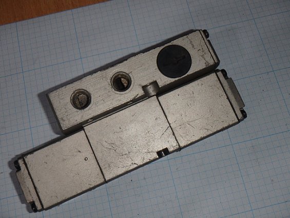 Пневмоклапан smc solenoid valve v4210 x23 dc24V бывший в употреблении
