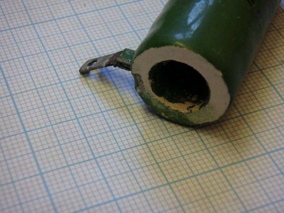 Резистор постоянный проволочный 1ПЭВ-25 Мощность 25Вт. R=12Ом. +-10% ГОСТ 6513-66 Резистор постоянный проволочный 1ПЭВ-25 Мощность 25Вт. R=12Ом. +-10% ГОСТ 6513-66