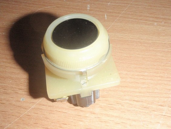 Кнопка КЕ-011У3 1НО ЧЕРНАЯ исполнение 4 IP40 ~660V -440V 10A один замыкающий контакт