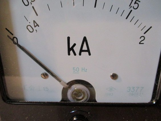 Амперметр Э377 шкала 0-2kA 2000/5 50Гц Класс точности 1.5 1983г.в СДЕЛАНО В СССР