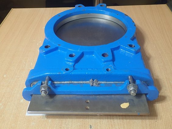 Шиберная задвижка CMO DN250 GGG50 A-0003A2 без привода