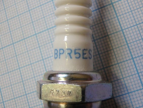 Свеча зажигания BPR5ES 7422 NGK ЯПОНИЯ