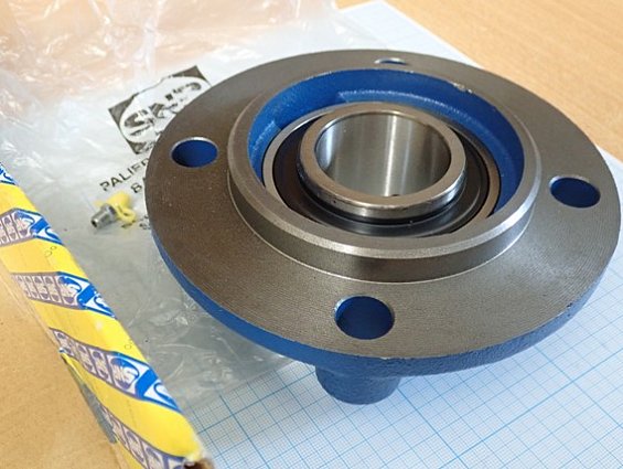 Подшипник SNR UCFC.209