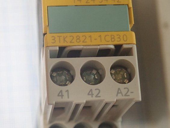 Реле безопасности SIEMENS 3TK2821-1CB30 Made in Germany