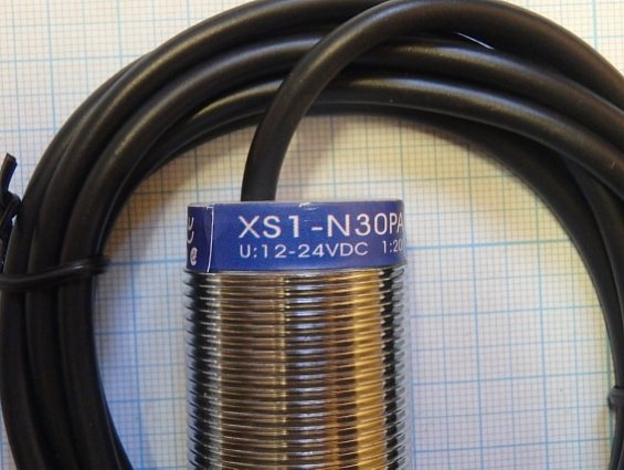 Выключатель бесконтактный индуктивный XS1N30PA349L1 Ue=12...24VDC