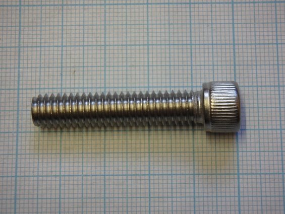 Винт дюймовый нержавеющий ASME B18.3 5/16-18х1-1/2" AISI304 Hexagon Socket Head Cap Screws