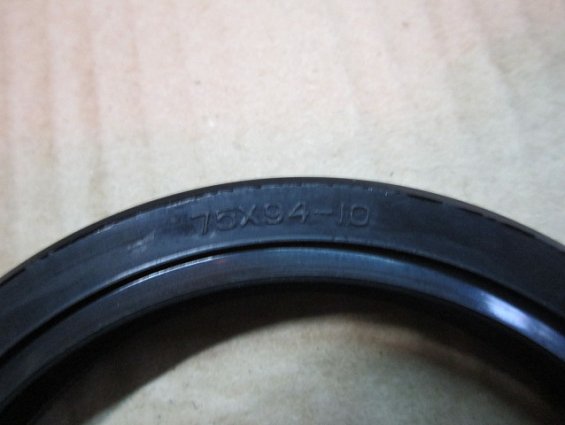 Манжета ЯМЗ 236-1121090-А2 75х94х10 армированная резиновая сальник