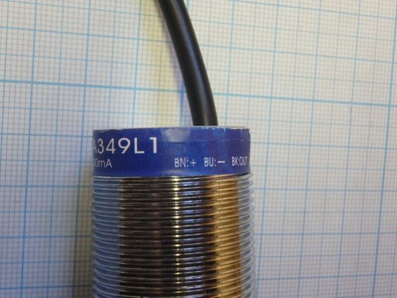 Выключатель бесконтактный индуктивный XS1N30PA349L1 Ue=12...24VDC
