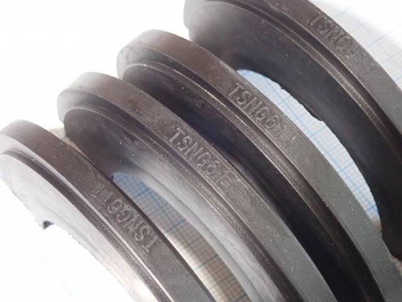 Уплотнение корпуса TSNG611 комплект из четырех резиновых вкладышей