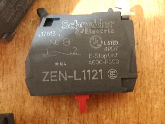 БЛОК-КОНТАКТ 1НЗ Schneider Electric ZENL1121 made in France сделано во Франции