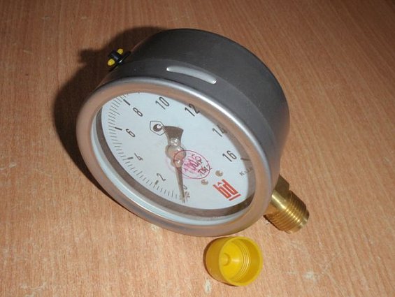 Манометр ДМ2 0-16bar номинальный диаметр корпуса Ф100мм