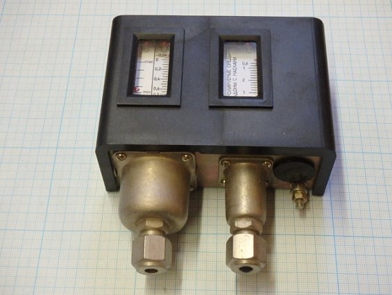 Датчик-реле давления сдвоенный Д2-11 -0,04...+0,7MPa 0,6...+3MPa IP30 ТУ25-7308.0005-89