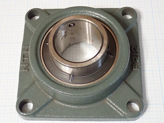 Подшипник NTN UCF212D1 без масленки и оригинальной упаковки